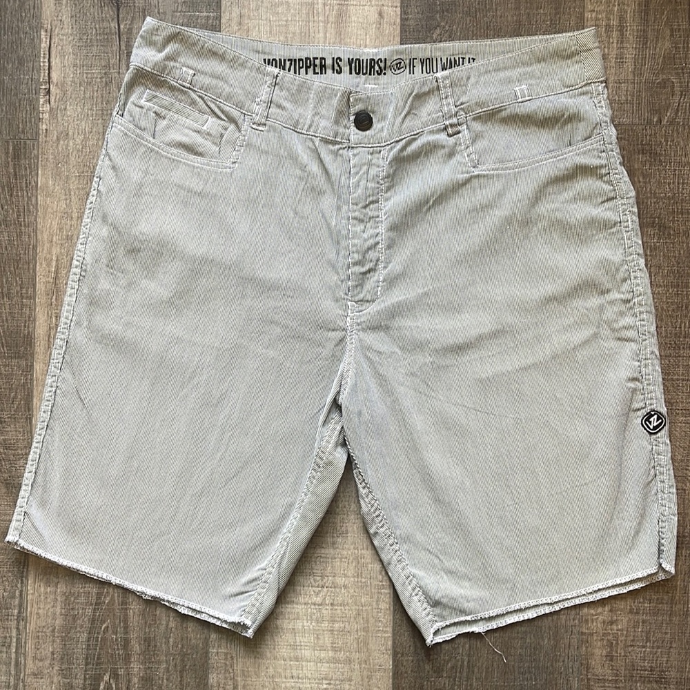 VONZIPPER SHORTS